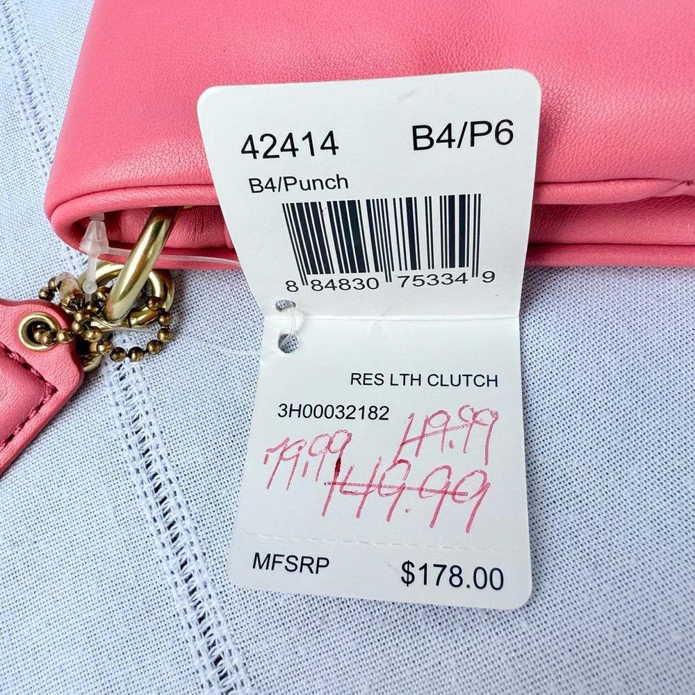 NWT Coach Punch Pink Leather Wristlet - Picture 5 of 15